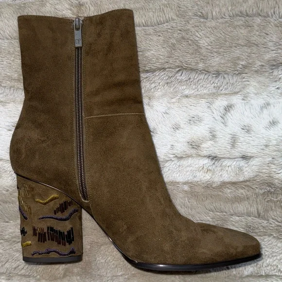 Donald J Pliner Women's Vantisp Kid Suede Boot Khaki Size 9.5 - Picture 2 of 16